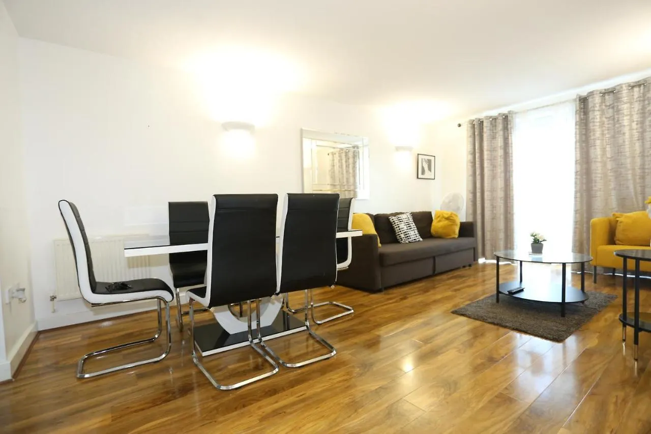 Lovely View 2 Beds 2 Bath Apartment, London Apartment