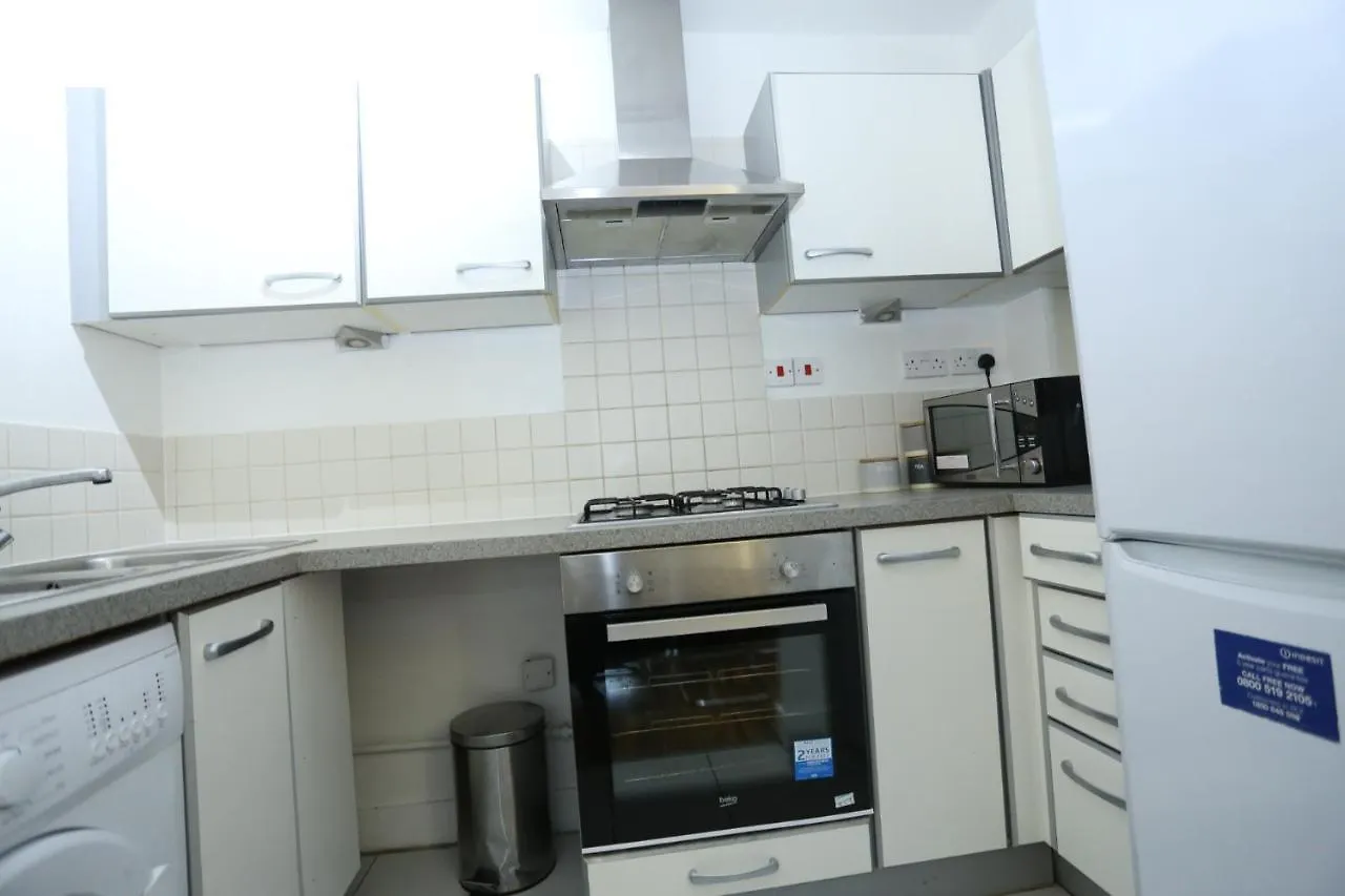 Apartment Lovely View 2 Beds 2 Bath Apartment, London